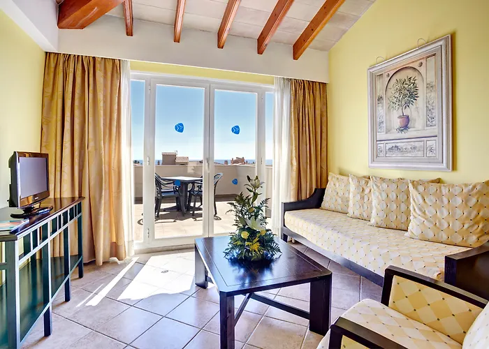  Grupotel Macarella Suites & Spa